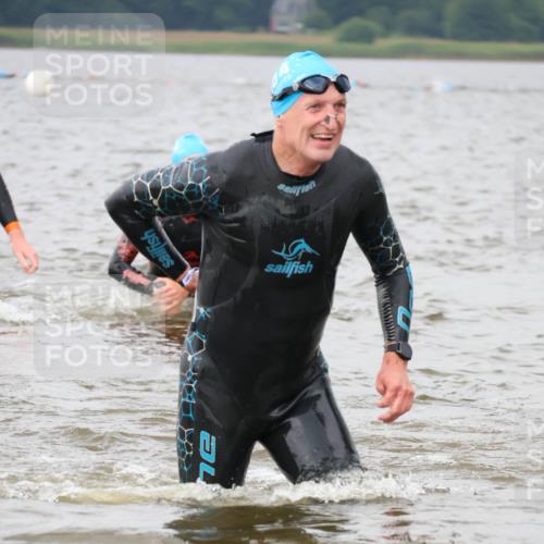 23.06.2024 - Viking Triathlon H.Heesch http://msf.ph/oto/6343411 23.06.2024 10:35:16 Schwimmen 101, 104, 120, 226, 454 meine-sportfotos.de