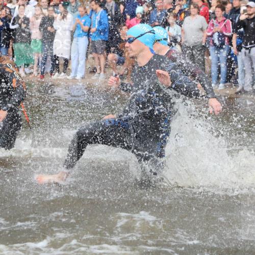 23.06.2024 - Viking Triathlon H.Heesch http://msf.ph/oto/6343413 23.06.2024 10:03:03 Schwimmen 48, 68, 69, 86, 200, 212, 225, 237, 256, 266, 280, 297, 328, 338, 349, 369, 412, 653 meine-sportfotos.de
