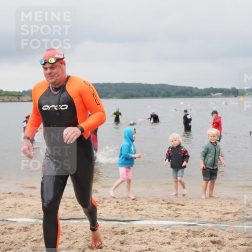 23.06.2024 - Viking Triathlon MichiJ http://msf.ph/oto/6343414 23.06.2024 10:30:43 Schwimmen 324, 482, 656 meine-sportfotos.de