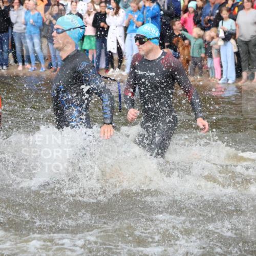 23.06.2024 - Viking Triathlon H.Heesch http://msf.ph/oto/6343418 23.06.2024 10:03:03 Schwimmen 48, 68, 69, 86, 200, 212, 225, 237, 256, 266, 280, 297, 328, 338, 349, 369, 412, 653 meine-sportfotos.de