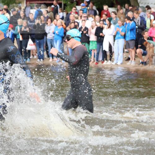 23.06.2024 - Viking Triathlon H.Heesch http://msf.ph/oto/6343424 23.06.2024 10:03:03 Schwimmen 48, 68, 69, 86, 200, 212, 225, 237, 256, 266, 280, 297, 328, 338, 349, 369, 412, 653 meine-sportfotos.de