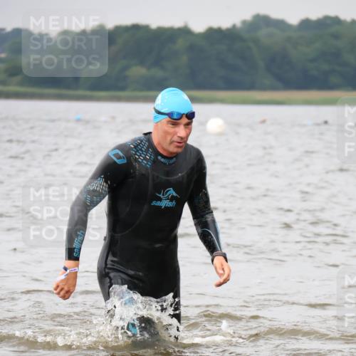 23.06.2024 - Viking Triathlon H.Heesch http://msf.ph/oto/6343426 23.06.2024 10:35:21 Schwimmen 104, 120, 226, 520, 533 meine-sportfotos.de