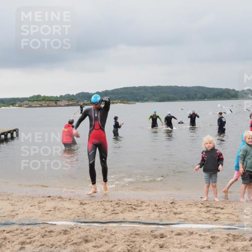 23.06.2024 - Viking Triathlon MichiJ http://msf.ph/oto/6343430 23.06.2024 10:30:45 Schwimmen 482, 656 meine-sportfotos.de
