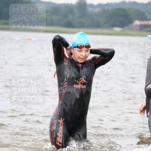 23.06.2024 - Viking Triathlon H.Heesch http://msf.ph/oto/6343431 23.06.2024 10:35:23 Schwimmen 105, 120, 226, 363, 520, 533 meine-sportfotos.de