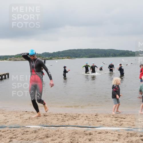 23.06.2024 - Viking Triathlon MichiJ http://msf.ph/oto/6343436 23.06.2024 10:30:46 Schwimmen 482 meine-sportfotos.de