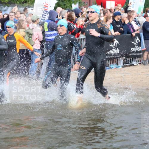 23.06.2024 - Viking Triathlon H.Heesch http://msf.ph/oto/6343447 23.06.2024 10:03:06 Schwimmen 48, 68, 69, 86, 200, 212, 266, 297, 338, 369, 412, 653 meine-sportfotos.de
