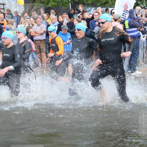 23.06.2024 - Viking Triathlon H.Heesch http://msf.ph/oto/6343460 23.06.2024 10:03:07 Schwimmen 48, 68, 69, 86, 105, 116, 200, 212, 266, 297, 304, 338, 369, 409, 412, 415, 653 meine-sportfotos.de