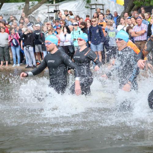 23.06.2024 - Viking Triathlon H.Heesch http://msf.ph/oto/6343467 23.06.2024 10:03:08 Schwimmen 48, 68, 69, 86, 105, 116, 200, 212, 266, 297, 304, 338, 369, 409, 412, 415, 497, 653 meine-sportfotos.de