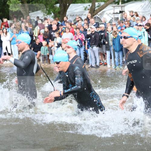 23.06.2024 - Viking Triathlon H.Heesch http://msf.ph/oto/6343487 23.06.2024 10:03:08 Schwimmen 48, 68, 69, 86, 105, 116, 200, 212, 266, 297, 304, 338, 369, 409, 412, 415, 497, 653 meine-sportfotos.de