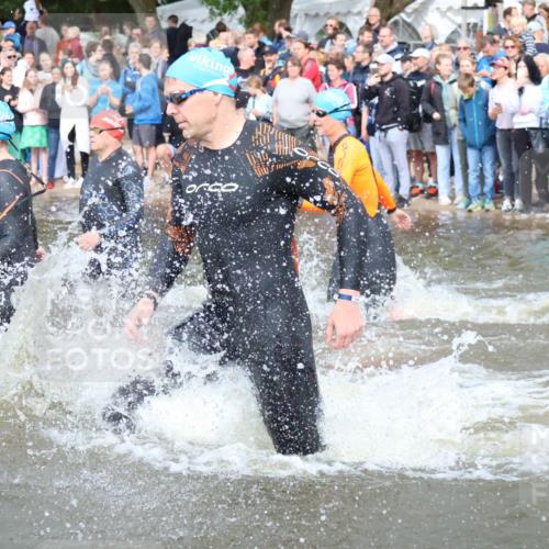 23.06.2024 - Viking Triathlon H.Heesch http://msf.ph/oto/6343498 23.06.2024 10:03:09 Schwimmen 68, 69, 86, 105, 116, 200, 266, 297, 304, 338, 369, 409, 415, 497, 653 meine-sportfotos.de