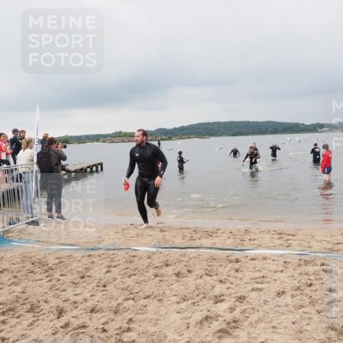 23.06.2024 - Viking Triathlon MichiJ http://msf.ph/oto/6343505 23.06.2024 10:31:15 Schwimmen 499, 627 meine-sportfotos.de