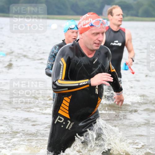 23.06.2024 - Viking Triathlon H.Heesch http://msf.ph/oto/6343507 23.06.2024 10:35:54 Schwimmen 11, 42, 312, 517, 549, 655 meine-sportfotos.de