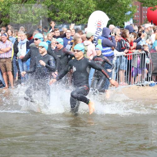 23.06.2024 - Viking Triathlon H.Heesch http://msf.ph/oto/6343512 23.06.2024 10:03:11 Schwimmen 68, 69, 105, 116, 297, 304, 338, 369, 409, 415, 497, 653 meine-sportfotos.de