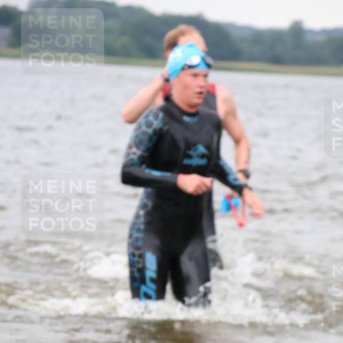 23.06.2024 - Viking Triathlon H.Heesch http://msf.ph/oto/6343517 23.06.2024 10:35:56 Schwimmen 11, 42, 312, 517, 549, 655 meine-sportfotos.de
