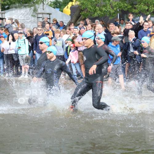 23.06.2024 - Viking Triathlon H.Heesch http://msf.ph/oto/6343520 23.06.2024 10:03:12 Schwimmen 68, 69, 105, 116, 185, 297, 299, 304, 323, 338, 369, 402, 409, 415, 497, 533, 611, 653 meine-sportfotos.de
