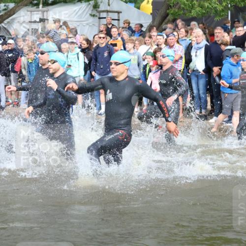 23.06.2024 - Viking Triathlon H.Heesch http://msf.ph/oto/6343523 23.06.2024 10:03:12 Schwimmen 68, 69, 105, 116, 185, 297, 299, 304, 323, 338, 369, 402, 409, 415, 497, 533, 611, 653 meine-sportfotos.de
