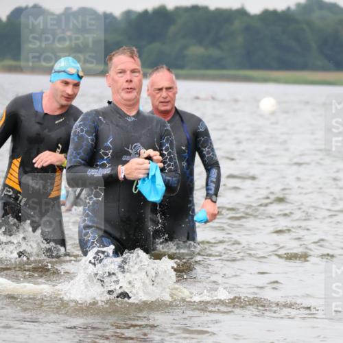 23.06.2024 - Viking Triathlon H.Heesch http://msf.ph/oto/6343526 23.06.2024 10:36:00 Schwimmen 11, 42, 300, 312, 327, 517, 655 meine-sportfotos.de