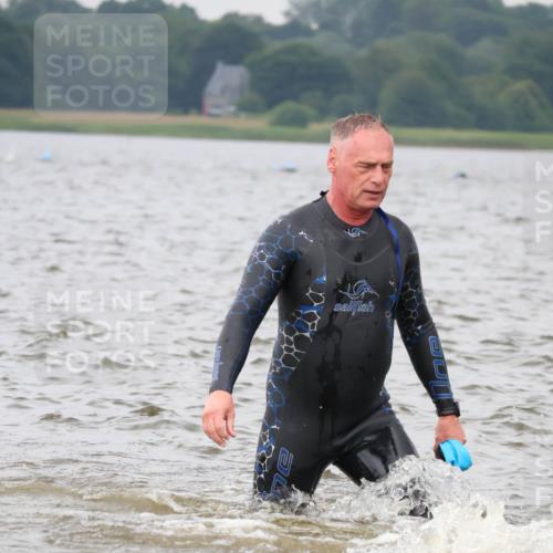 23.06.2024 - Viking Triathlon H.Heesch http://msf.ph/oto/6343535 23.06.2024 10:36:04 Schwimmen 280, 300, 327, 361, 517 meine-sportfotos.de