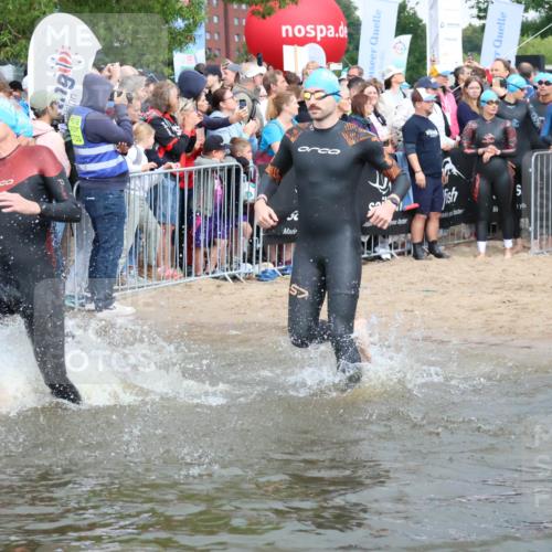 23.06.2024 - Viking Triathlon H.Heesch http://msf.ph/oto/6343553 23.06.2024 10:03:17 Schwimmen 40, 105, 116, 182, 185, 273, 275, 299, 304, 323, 402, 409, 415, 450, 497, 533, 611 meine-sportfotos.de