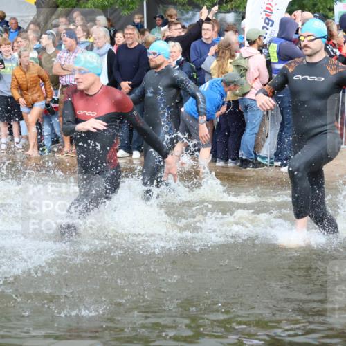 23.06.2024 - Viking Triathlon H.Heesch http://msf.ph/oto/6343559 23.06.2024 10:03:18 Schwimmen 40, 105, 116, 182, 185, 273, 275, 299, 304, 323, 402, 409, 415, 430, 450, 497, 533, 611 meine-sportfotos.de