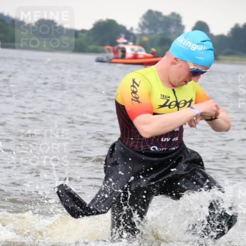 23.06.2024 - Viking Triathlon H.Heesch http://msf.ph/oto/6343568 23.06.2024 10:36:16 Schwimmen 34, 48, 186, 197, 254, 280, 291, 372 meine-sportfotos.de