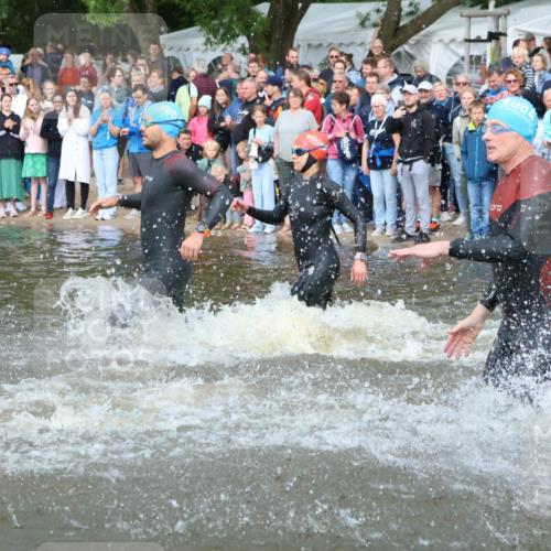 23.06.2024 - Viking Triathlon H.Heesch http://msf.ph/oto/6343571 23.06.2024 10:03:19 Schwimmen 40, 105, 116, 182, 185, 273, 275, 299, 304, 323, 402, 409, 415, 430, 450, 497, 533, 611 meine-sportfotos.de