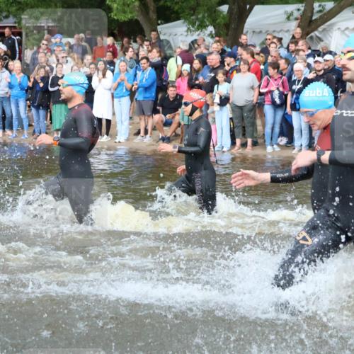 23.06.2024 - Viking Triathlon H.Heesch http://msf.ph/oto/6343575 23.06.2024 10:03:19 Schwimmen 40, 105, 116, 182, 185, 273, 275, 299, 304, 323, 402, 409, 415, 430, 450, 497, 533, 611 meine-sportfotos.de
