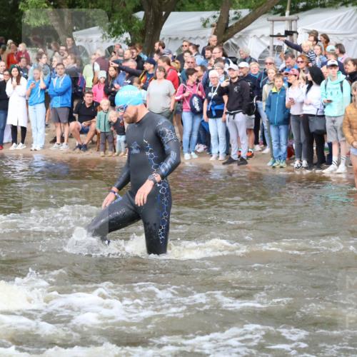 23.06.2024 - Viking Triathlon H.Heesch http://msf.ph/oto/6343580 23.06.2024 10:03:20 Schwimmen 40, 182, 185, 273, 275, 299, 323, 402, 430, 450, 497, 533, 611 meine-sportfotos.de