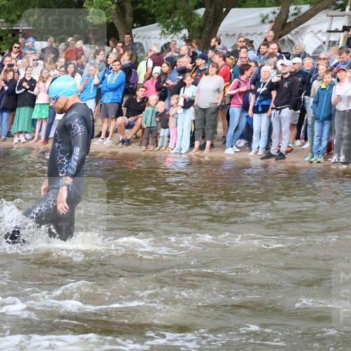 23.06.2024 - Viking Triathlon H.Heesch http://msf.ph/oto/6343586 23.06.2024 10:03:21 Schwimmen 40, 43, 182, 185, 214, 273, 275, 298, 299, 323, 402, 421, 430, 450, 533, 611 meine-sportfotos.de