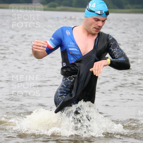 23.06.2024 - Viking Triathlon H.Heesch http://msf.ph/oto/6343588 23.06.2024 10:36:25 Schwimmen 326, 653 meine-sportfotos.de
