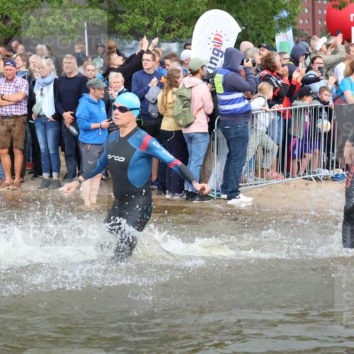 23.06.2024 - Viking Triathlon H.Heesch http://msf.ph/oto/6343594 23.06.2024 10:03:23 Schwimmen 24, 40, 43, 182, 185, 214, 273, 275, 298, 299, 323, 368, 402, 421, 430, 450, 533, 611 meine-sportfotos.de