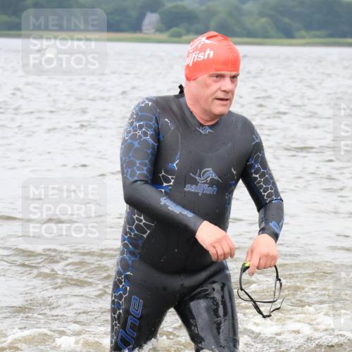23.06.2024 - Viking Triathlon H.Heesch http://msf.ph/oto/6343598 23.06.2024 10:36:26 Schwimmen 326, 653 meine-sportfotos.de