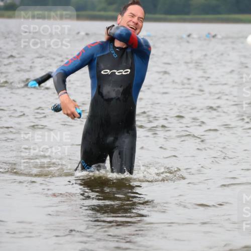 23.06.2024 - Viking Triathlon H.Heesch http://msf.ph/oto/6343600 23.06.2024 10:36:30 Schwimmen 326, 653 meine-sportfotos.de
