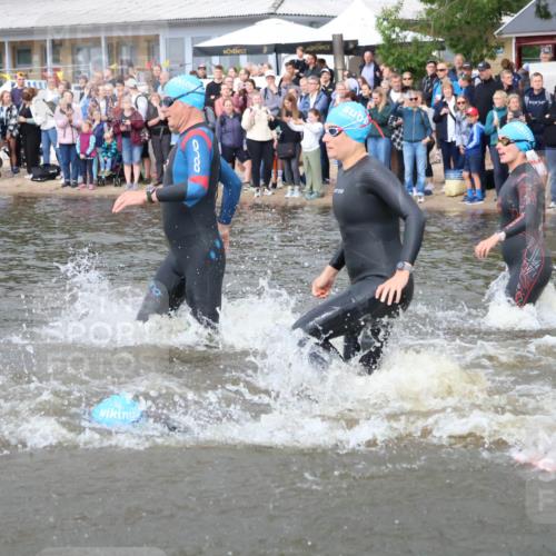 23.06.2024 - Viking Triathlon H.Heesch http://msf.ph/oto/6343614 23.06.2024 10:03:25 Schwimmen 24, 40, 43, 182, 214, 273, 275, 298, 368, 421, 430, 450 meine-sportfotos.de