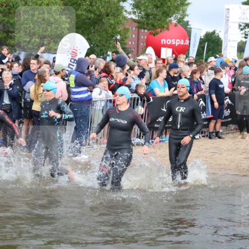 23.06.2024 - Viking Triathlon H.Heesch http://msf.ph/oto/6343643 23.06.2024 10:03:32 Schwimmen 24, 36, 43, 167, 187, 214, 230, 270, 283, 289, 298, 367, 368, 421, 466, 493, 512, 522 meine-sportfotos.de