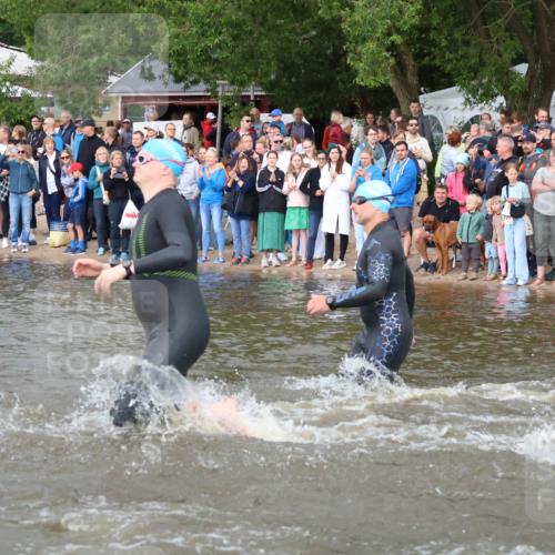 23.06.2024 - Viking Triathlon H.Heesch http://msf.ph/oto/6343669 23.06.2024 10:03:38 Schwimmen 36, 67, 167, 187, 193, 230, 270, 283, 289, 335, 352, 367, 424, 449, 466, 493, 512, 522 meine-sportfotos.de