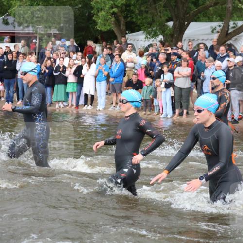 23.06.2024 - Viking Triathlon H.Heesch http://msf.ph/oto/6343673 23.06.2024 10:03:39 Schwimmen 36, 67, 167, 187, 193, 230, 270, 283, 289, 335, 352, 367, 424, 449, 466, 512, 522 meine-sportfotos.de
