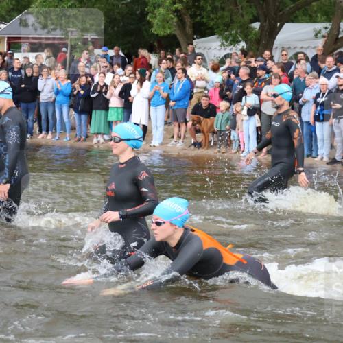 23.06.2024 - Viking Triathlon H.Heesch http://msf.ph/oto/6343677 23.06.2024 10:03:39 Schwimmen 36, 67, 167, 187, 193, 230, 270, 283, 289, 335, 352, 367, 424, 449, 466, 512, 522 meine-sportfotos.de