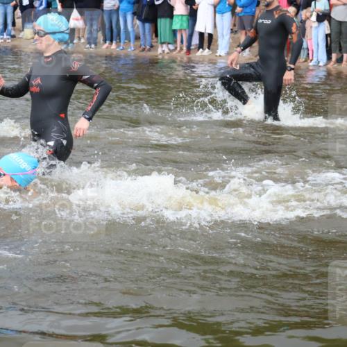 23.06.2024 - Viking Triathlon H.Heesch http://msf.ph/oto/6343682 23.06.2024 10:03:40 Schwimmen 36, 67, 167, 193, 230, 270, 335, 352, 367, 424, 449, 466 meine-sportfotos.de