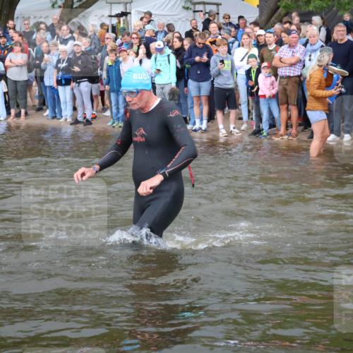 23.06.2024 - Viking Triathlon H.Heesch http://msf.ph/oto/6343685 23.06.2024 10:03:41 Schwimmen 36, 67, 167, 193, 230, 270, 335, 352, 367, 424, 449, 466 meine-sportfotos.de