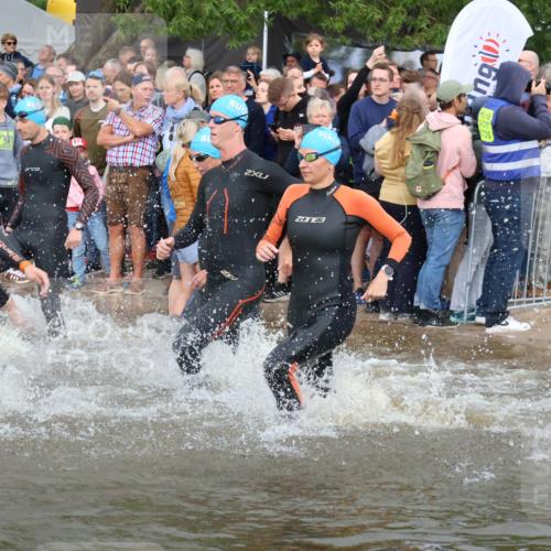 23.06.2024 - Viking Triathlon H.Heesch http://msf.ph/oto/6343700 23.06.2024 10:03:43 Schwimmen 36, 67, 90, 167, 193, 230, 250, 270, 303, 335, 352, 367, 424, 449, 466, 492, 531, 650 meine-sportfotos.de
