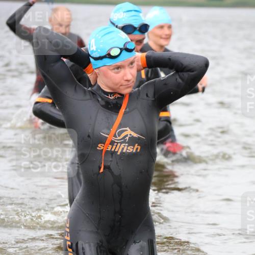 23.06.2024 - Viking Triathlon H.Heesch http://msf.ph/oto/6343708 23.06.2024 10:37:02 Schwimmen 62, 110, 137, 168, 283 meine-sportfotos.de