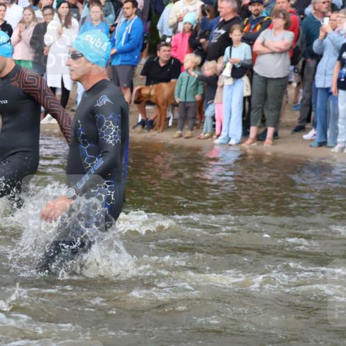 23.06.2024 - Viking Triathlon H.Heesch http://msf.ph/oto/6343721 23.06.2024 10:03:47 Schwimmen 67, 90, 133, 193, 250, 255, 303, 310, 335, 352, 383, 405, 424, 449, 469, 492, 531, 650 meine-sportfotos.de