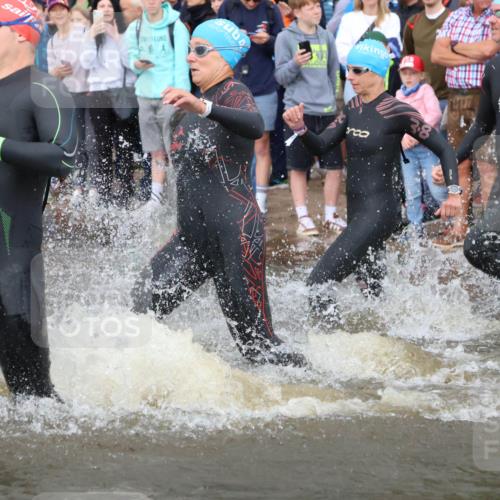 23.06.2024 - Viking Triathlon H.Heesch http://msf.ph/oto/6343728 23.06.2024 10:03:48 Schwimmen 67, 90, 133, 193, 250, 255, 303, 310, 335, 352, 383, 405, 424, 449, 469, 492, 531, 650 meine-sportfotos.de