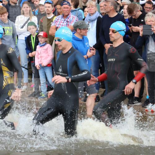 23.06.2024 - Viking Triathlon H.Heesch http://msf.ph/oto/6343750 23.06.2024 10:03:52 Schwimmen 90, 115, 133, 134, 250, 255, 268, 303, 310, 382, 383, 405, 469, 474, 492, 531, 535, 650 meine-sportfotos.de