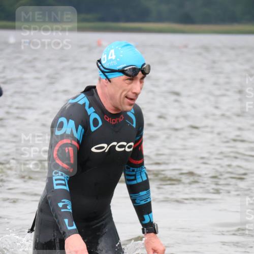 23.06.2024 - Viking Triathlon H.Heesch http://msf.ph/oto/6343792 23.06.2024 10:37:38 Schwimmen 360, 421, 462 meine-sportfotos.de