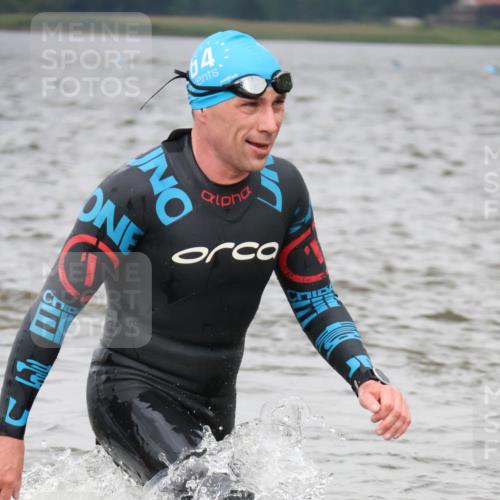 23.06.2024 - Viking Triathlon H.Heesch http://msf.ph/oto/6343793 23.06.2024 10:37:39 Schwimmen 421, 462 meine-sportfotos.de