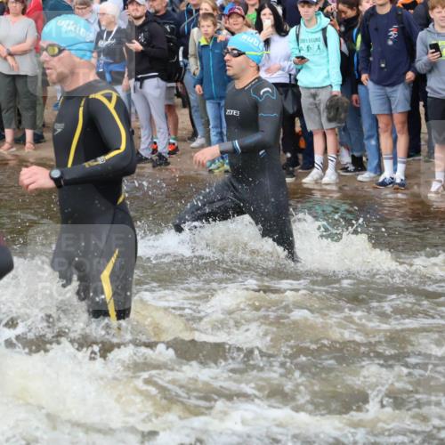 23.06.2024 - Viking Triathlon H.Heesch http://msf.ph/oto/6343824 23.06.2024 10:04:04 Schwimmen 27, 35, 38, 65, 115, 161, 171, 220, 294, 344, 445, 462, 474, 614 meine-sportfotos.de