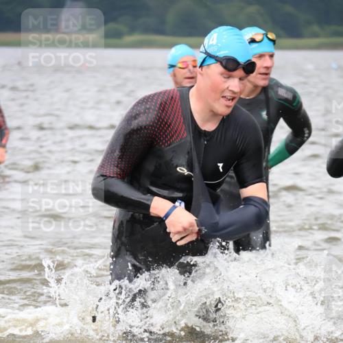 23.06.2024 - Viking Triathlon H.Heesch http://msf.ph/oto/6343826 23.06.2024 10:37:58 Schwimmen 69, 116, 151, 238, 273, 340 meine-sportfotos.de