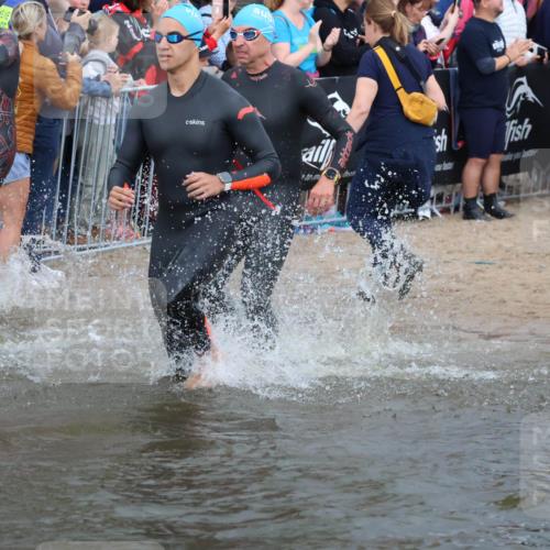 23.06.2024 - Viking Triathlon H.Heesch http://msf.ph/oto/6343842 23.06.2024 10:04:08 Schwimmen 27, 35, 38, 65, 152, 161, 171, 220, 294, 332, 344, 347, 419, 445, 455, 462, 603, 614 meine-sportfotos.de